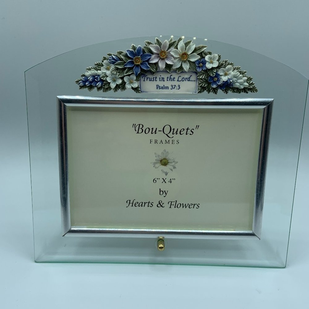 Bou-Quets Frames "Glass & Floral" by Hearts & Flowers